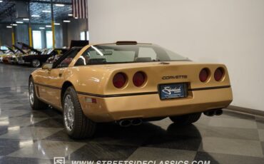 Chevrolet-Corvette-1987-Gold-Metallic-Saddle-20