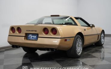 Chevrolet-Corvette-1987-Gold-Metallic-Saddle-22