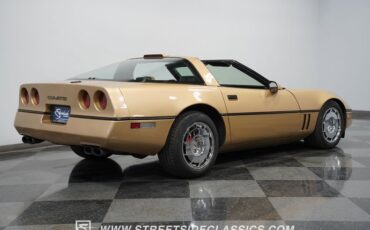 Chevrolet-Corvette-1987-Gold-Metallic-Saddle-23