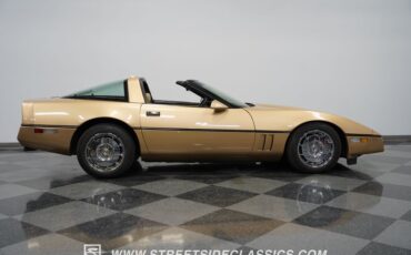 Chevrolet-Corvette-1987-Gold-Metallic-Saddle-24