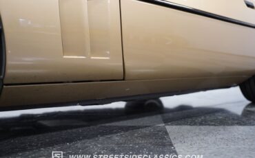 Chevrolet-Corvette-1987-Gold-Metallic-Saddle-32