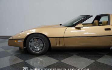 Chevrolet-Corvette-1987-Gold-Metallic-Saddle-33