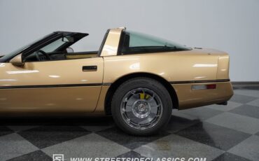 Chevrolet-Corvette-1987-Gold-Metallic-Saddle-34