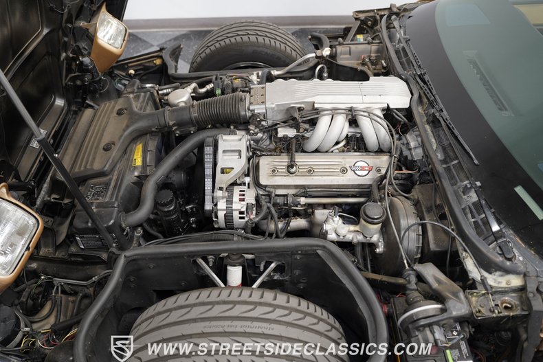 Chevrolet-Corvette-1987-Gold-Metallic-Saddle-37