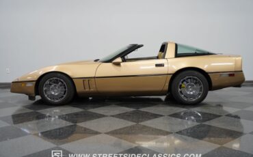 Chevrolet-Corvette-1987-Gold-Metallic-Saddle-4