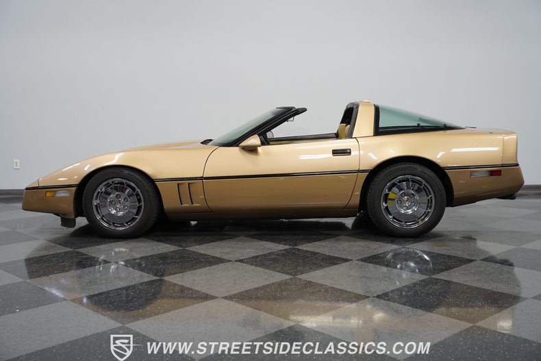 Chevrolet-Corvette-1987-Gold-Metallic-Saddle-4