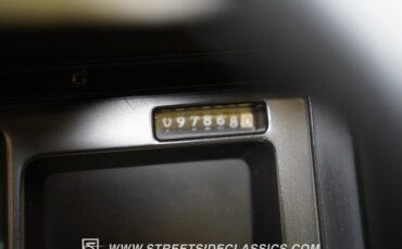 Chevrolet-Corvette-1987-Gold-Metallic-Saddle-43