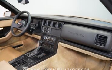 Chevrolet-Corvette-1987-Gold-Metallic-Saddle-48