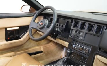 Chevrolet-Corvette-1987-Gold-Metallic-Saddle-49
