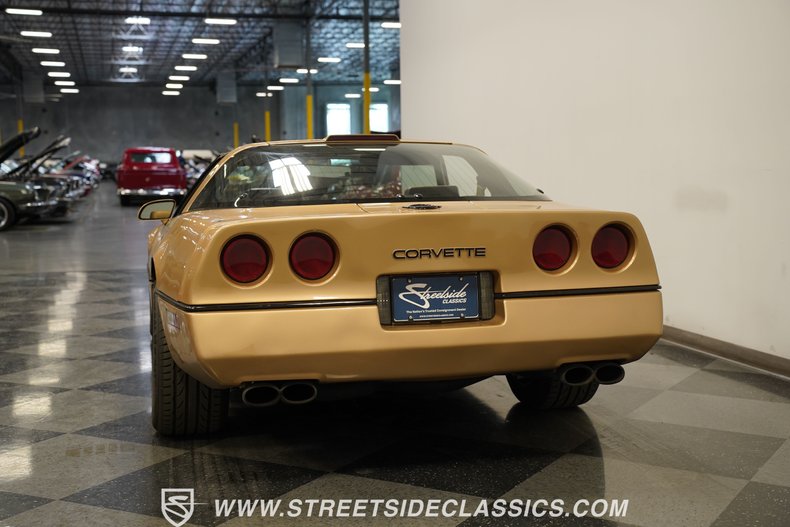 Chevrolet-Corvette-1987-Gold-Metallic-Saddle-6