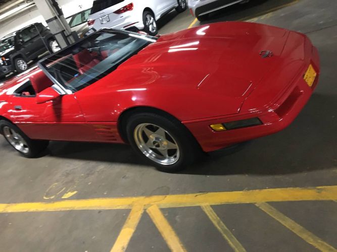 Chevrolet-Corvette-1987-Red-1