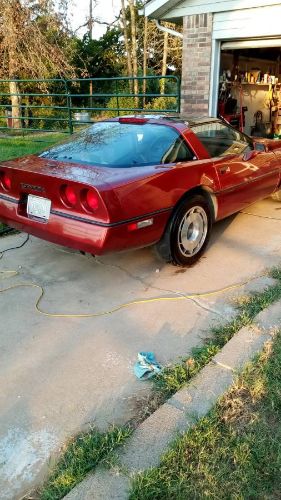Chevrolet-Corvette-1987-Red-11