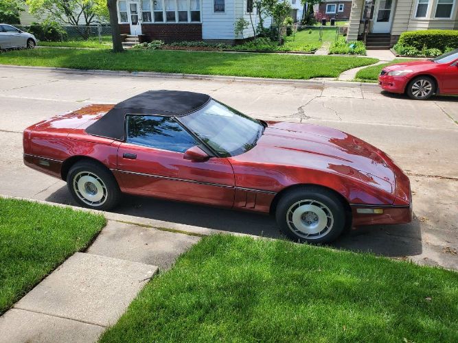 Chevrolet-Corvette-1987-Red-11