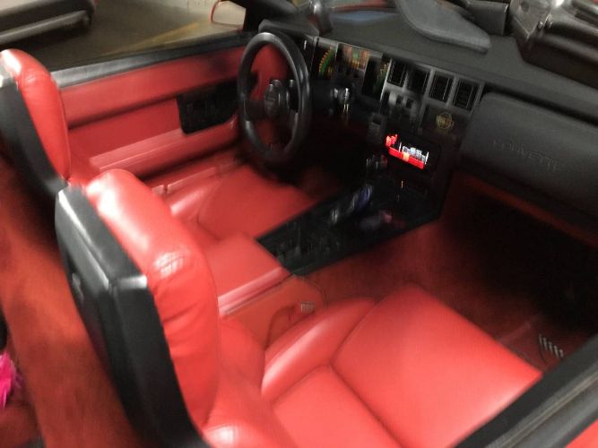 Chevrolet-Corvette-1987-Red-5