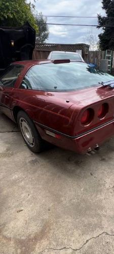 Chevrolet-Corvette-1987-Red-9