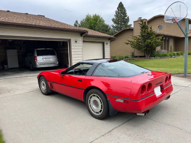 Chevrolet-Corvette-1987-Red-Black-Leather-4