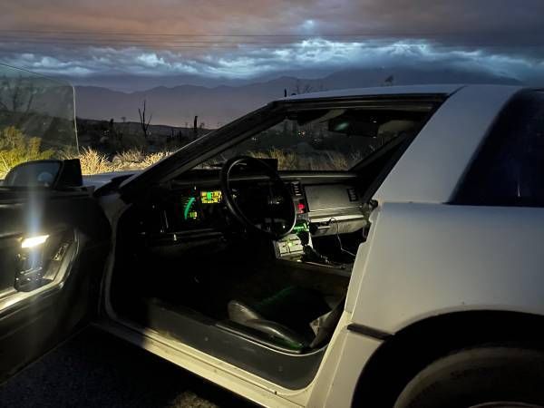 Chevrolet-Corvette-1987-White-1