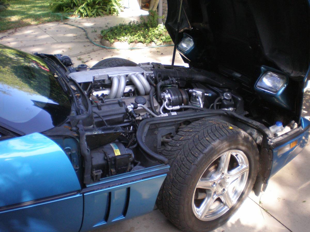 Chevrolet-Corvette-1987-blue-5