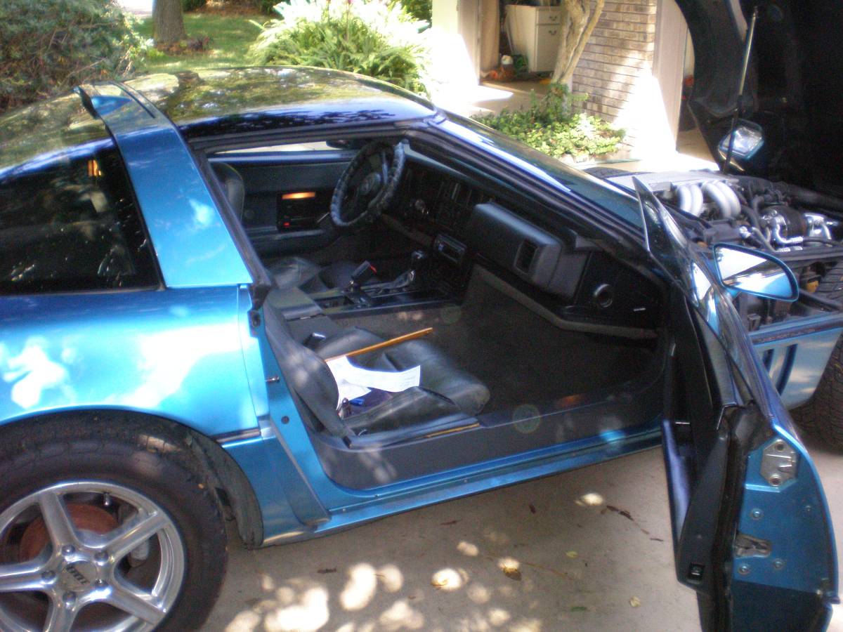 Chevrolet-Corvette-1987-blue-6