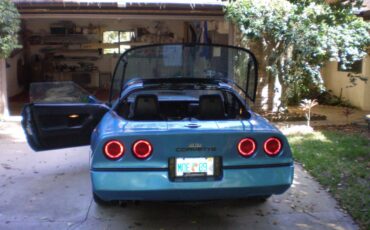 Chevrolet-Corvette-1987-blue-7