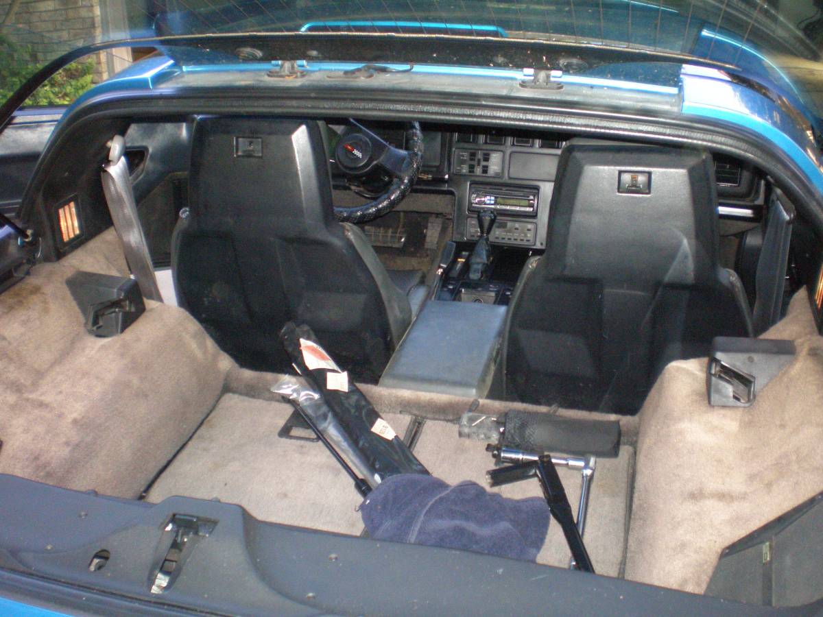 Chevrolet-Corvette-1987-blue-8