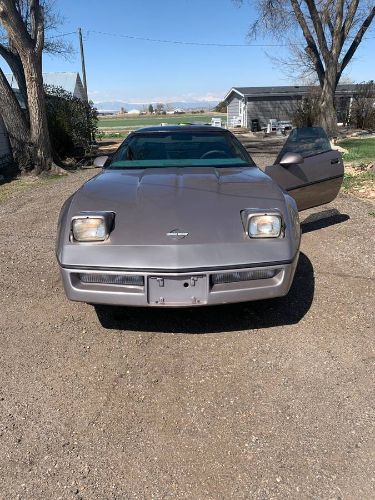 Chevrolet-Corvette-1988-3