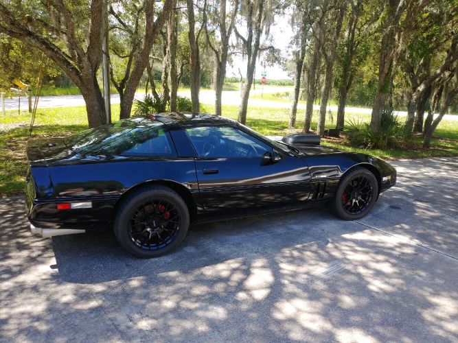 Chevrolet-Corvette-1988-Black-3