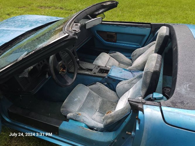 Chevrolet-Corvette-1988-Blue-2