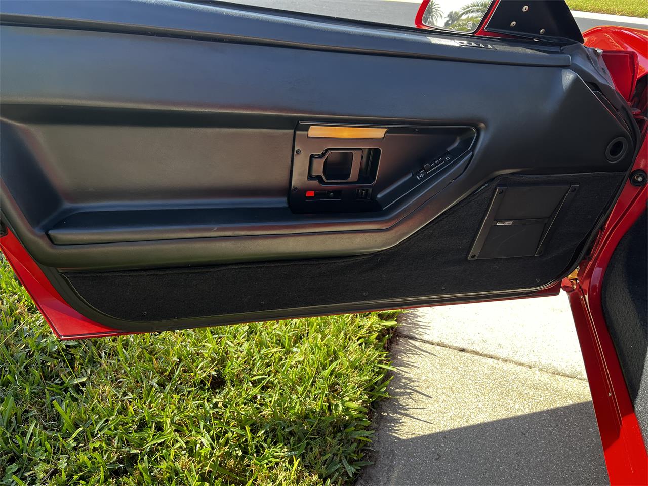 Chevrolet-Corvette-1988-Bright-Red-Black-14