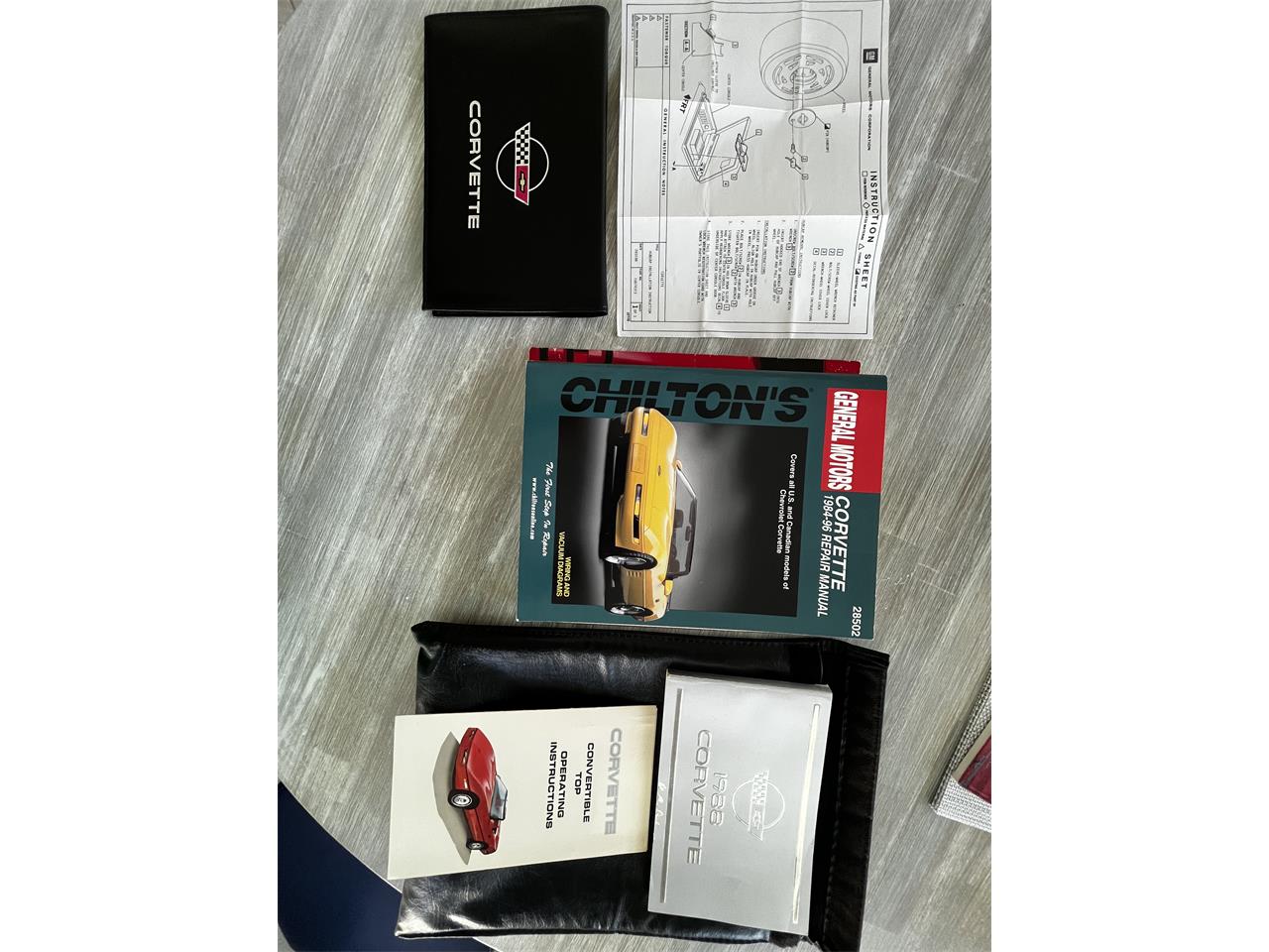 Chevrolet-Corvette-1988-Bright-Red-Black-5