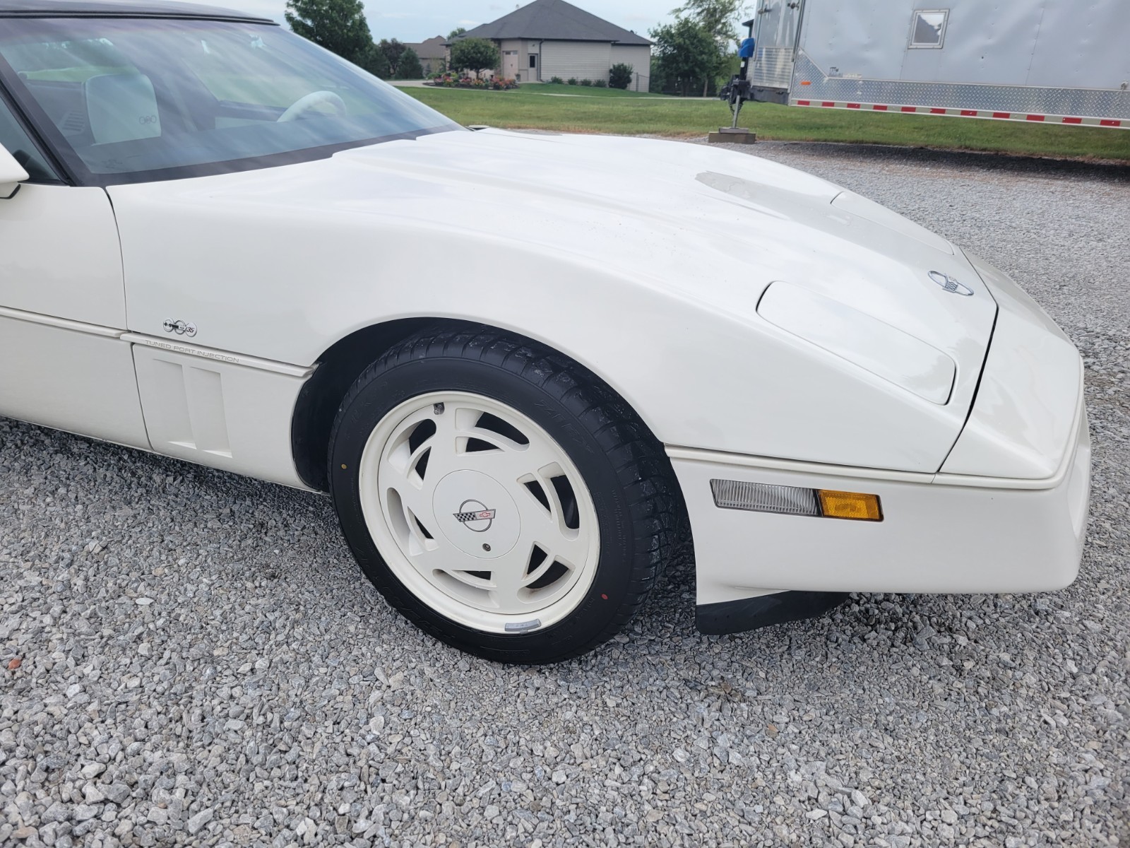 Chevrolet-Corvette-1988-Coupe-11