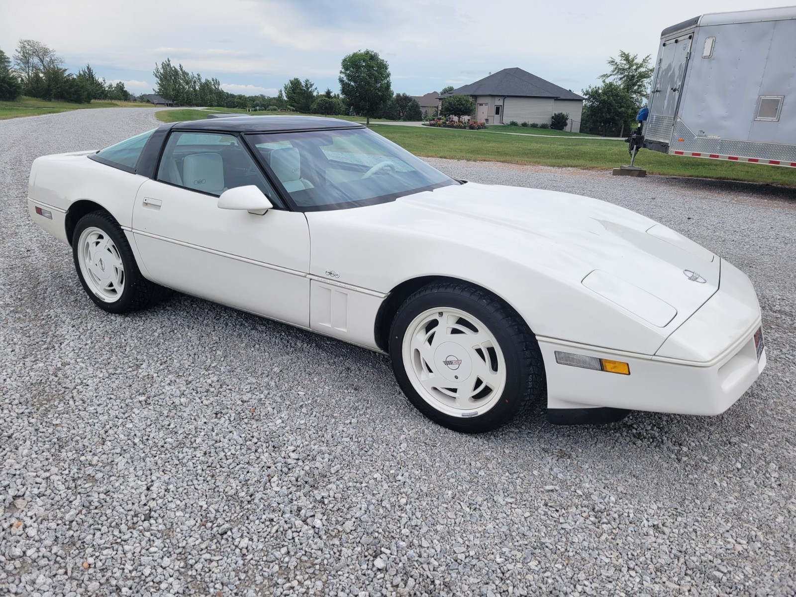 Chevrolet-Corvette-1988-Coupe-15