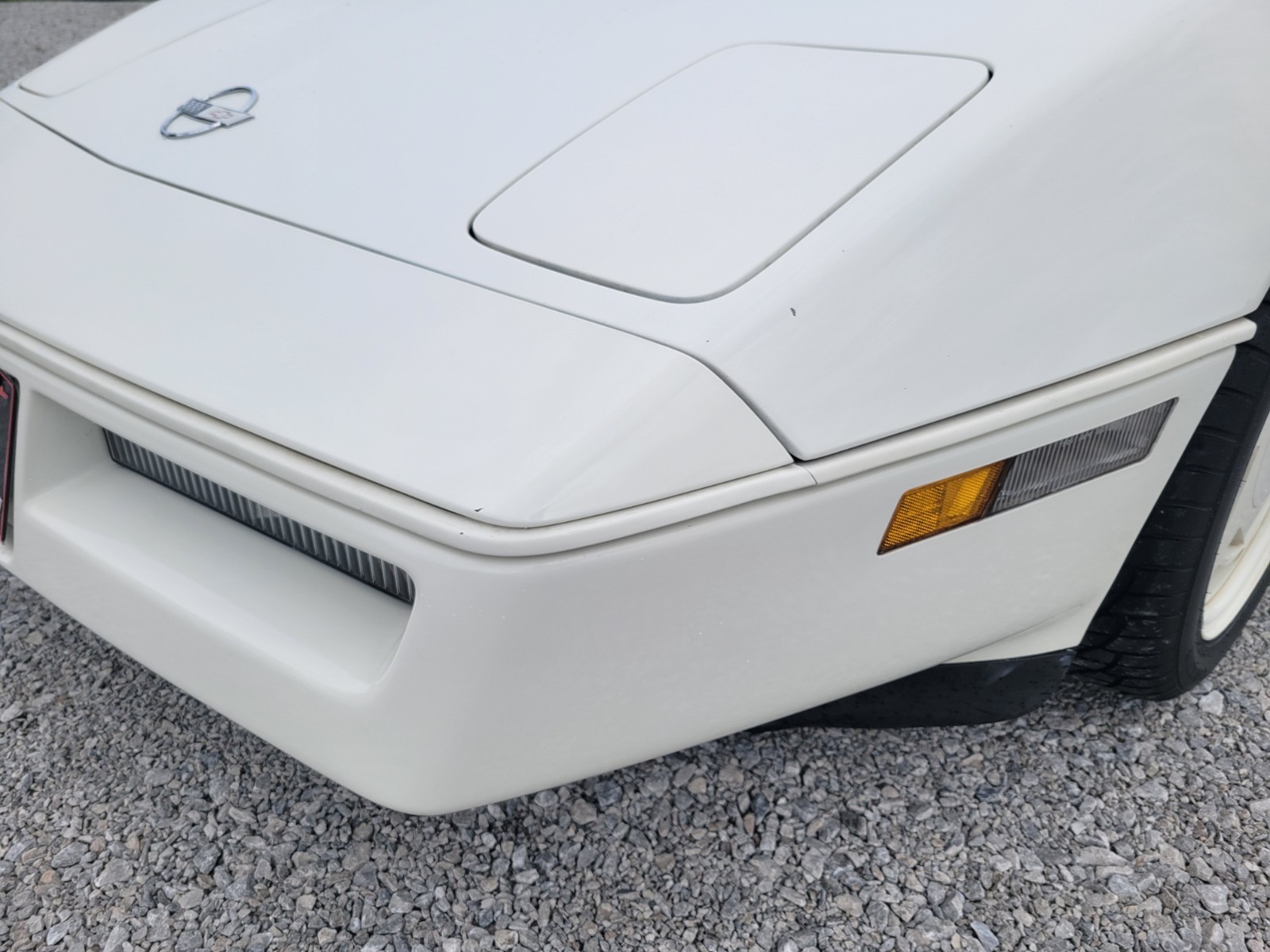Chevrolet-Corvette-1988-Coupe-2