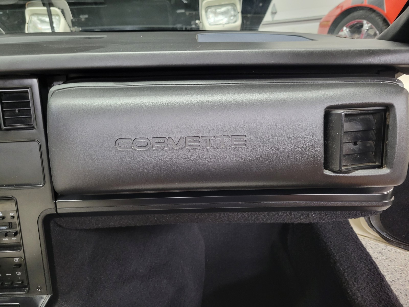 Chevrolet-Corvette-1988-Coupe-29