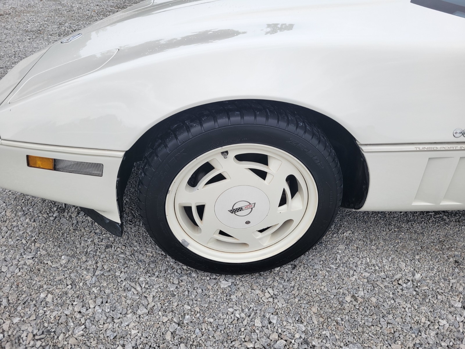 Chevrolet-Corvette-1988-Coupe-3