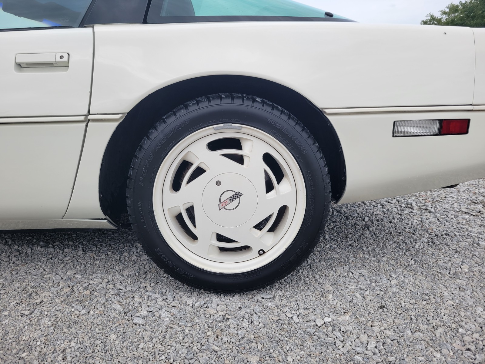 Chevrolet-Corvette-1988-Coupe-5