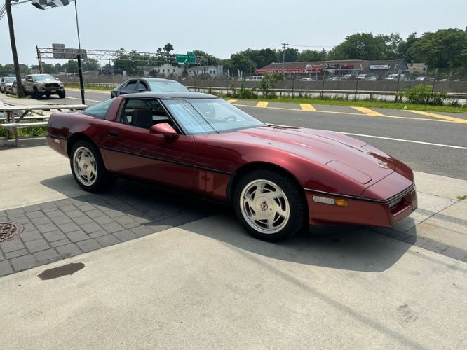 Chevrolet-Corvette-1988-Dark-Red-Metallic-Gray-Leather-1