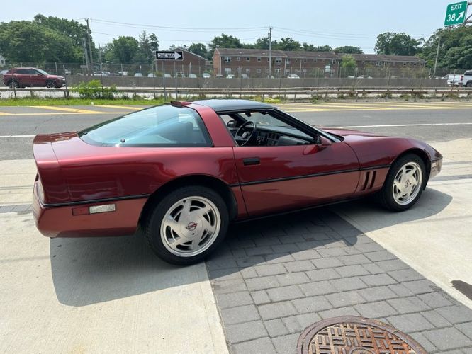 Chevrolet-Corvette-1988-Dark-Red-Metallic-Gray-Leather-15