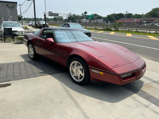 Chevrolet-Corvette-1988-Dark-Red-Metallic-Gray-Leather-2