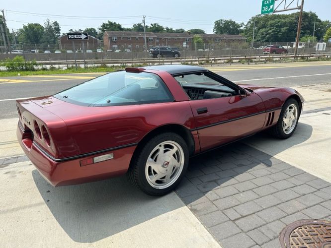 Chevrolet-Corvette-1988-Dark-Red-Metallic-Gray-Leather-24