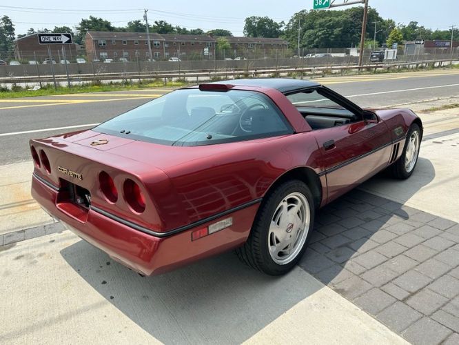 Chevrolet-Corvette-1988-Dark-Red-Metallic-Gray-Leather-25