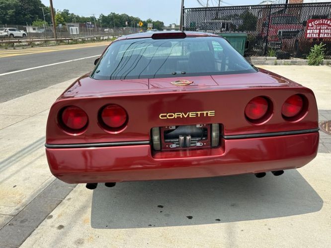 Chevrolet-Corvette-1988-Dark-Red-Metallic-Gray-Leather-26