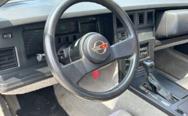 Chevrolet-Corvette-1988-Dark-Red-Metallic-Gray-Leather-32