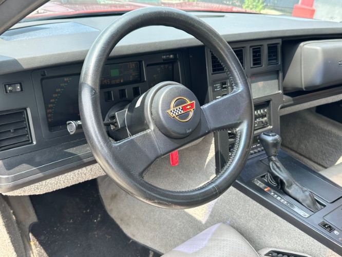 Chevrolet-Corvette-1988-Dark-Red-Metallic-Gray-Leather-32