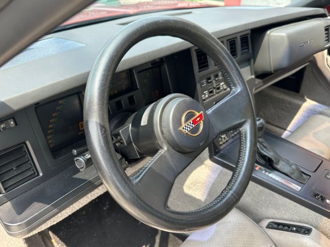 Chevrolet-Corvette-1988-Dark-Red-Metallic-Gray-Leather-39