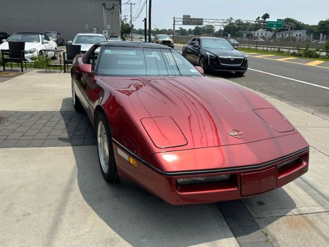 Chevrolet-Corvette-1988-Dark-Red-Metallic-Gray-Leather-4