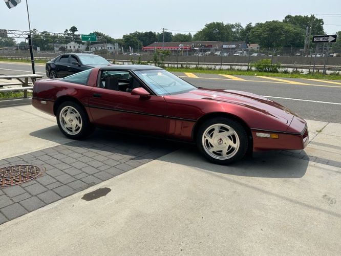 Chevrolet-Corvette-1988-Dark-Red-Metallic-Gray-Leather-40