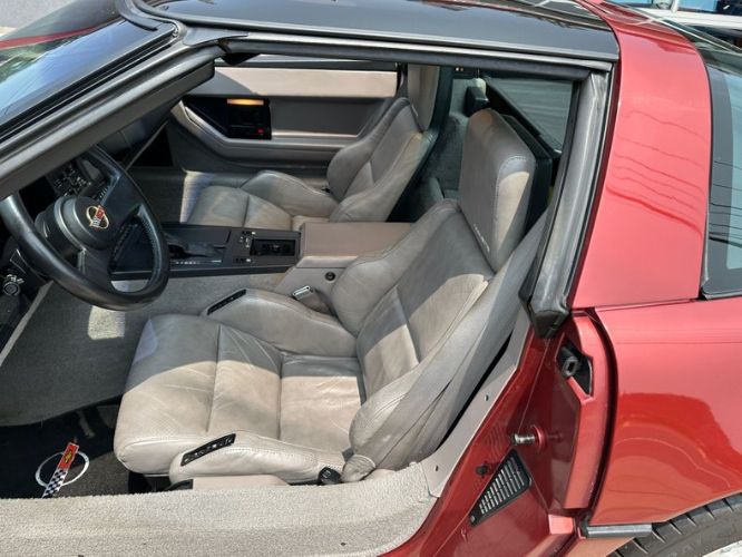 Chevrolet-Corvette-1988-Dark-Red-Metallic-Gray-Leather-43