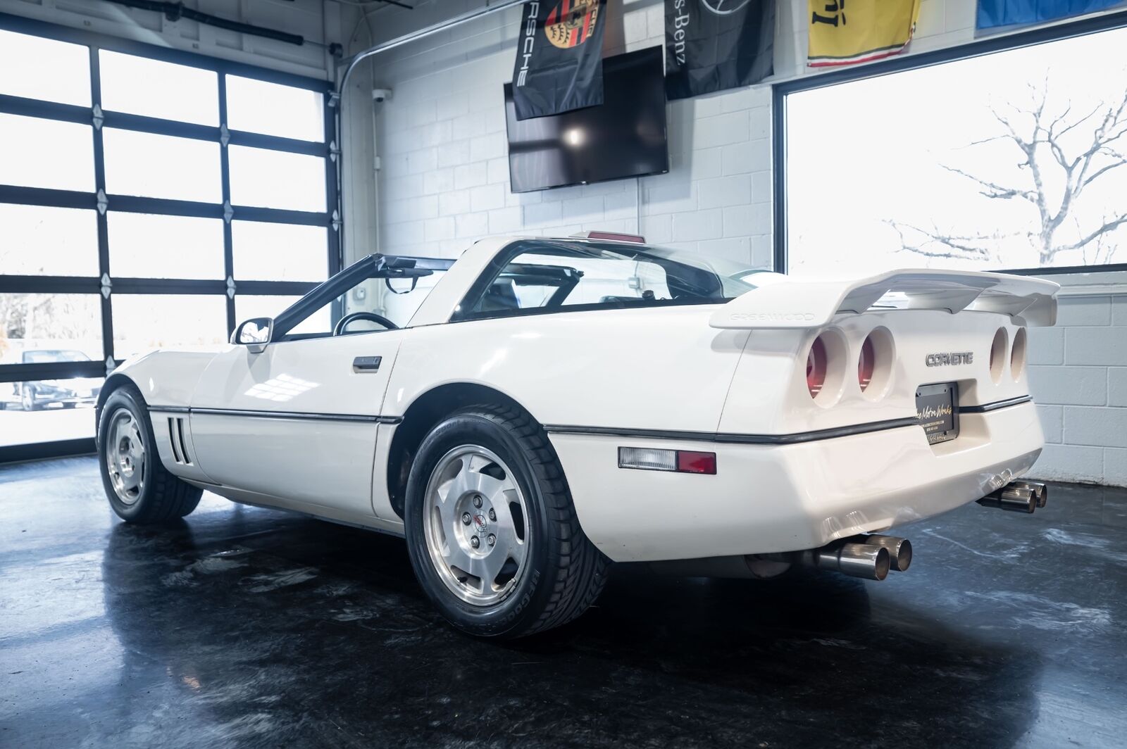 Chevrolet-Corvette-1988-Hatchback-12