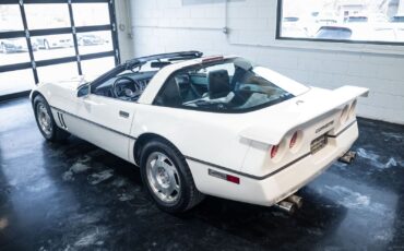 Chevrolet-Corvette-1988-Hatchback-13